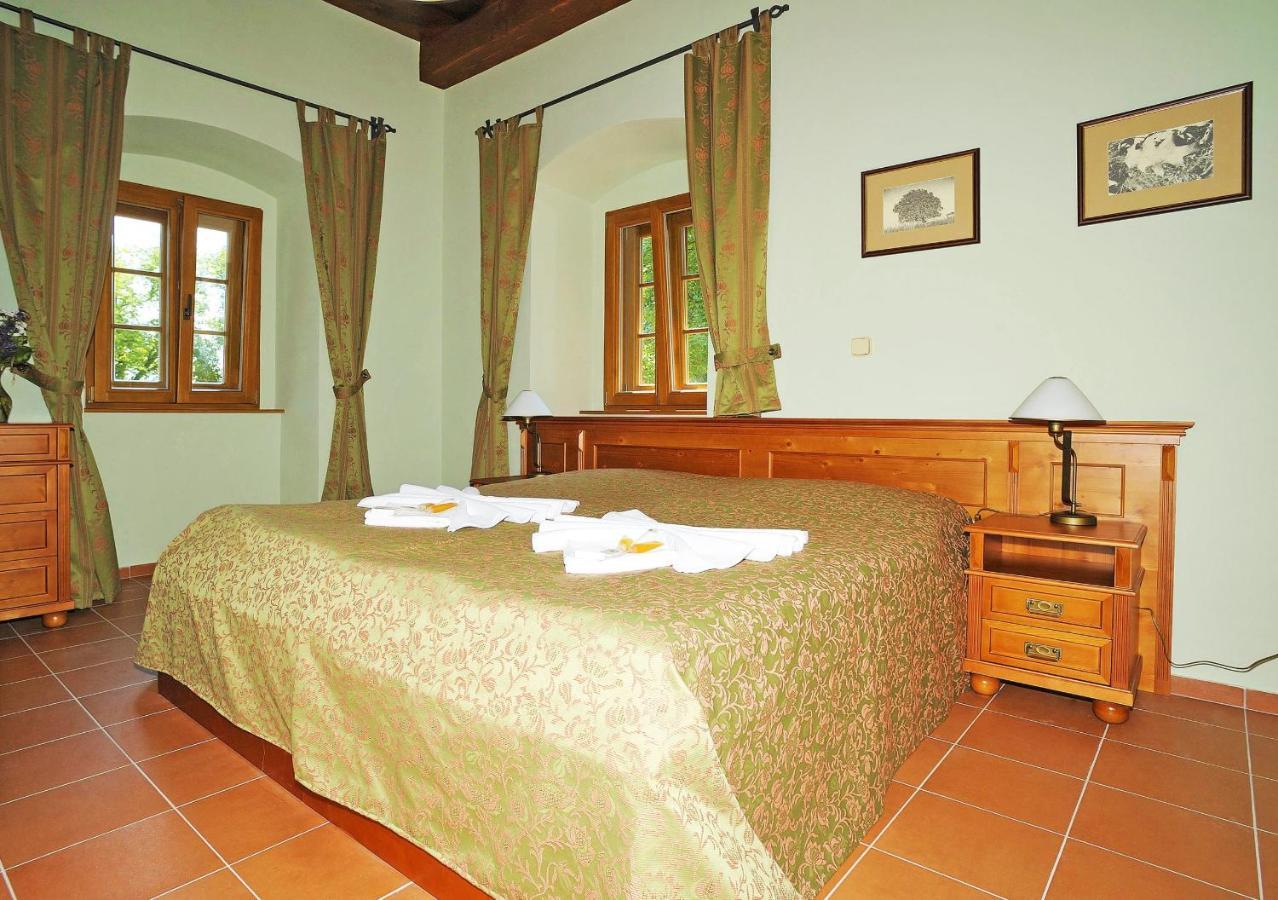 Hotel Kristin Hradek Decin Luaran gambar