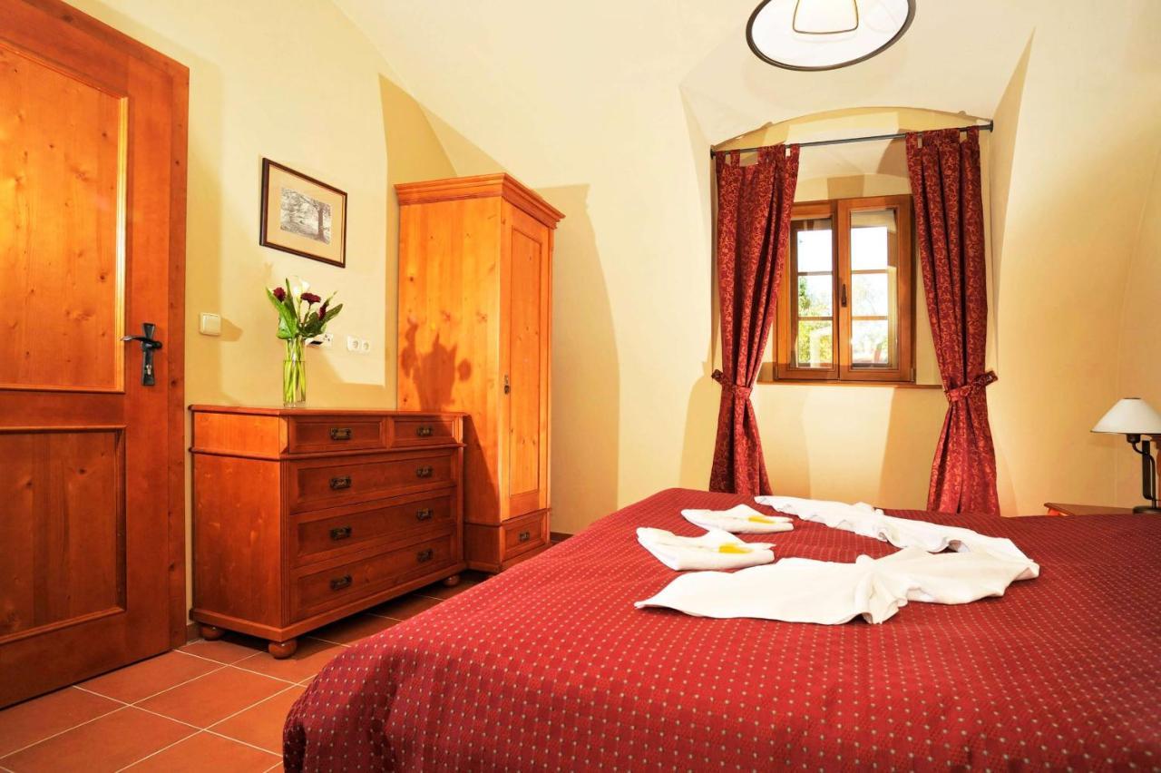 Hotel Kristin Hradek Decin Luaran gambar